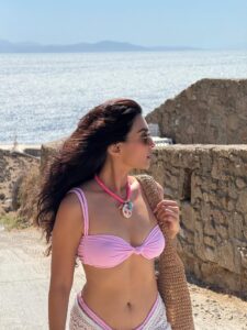 Actress Shiny Doshi HD Photos and Wallpapers September 2025