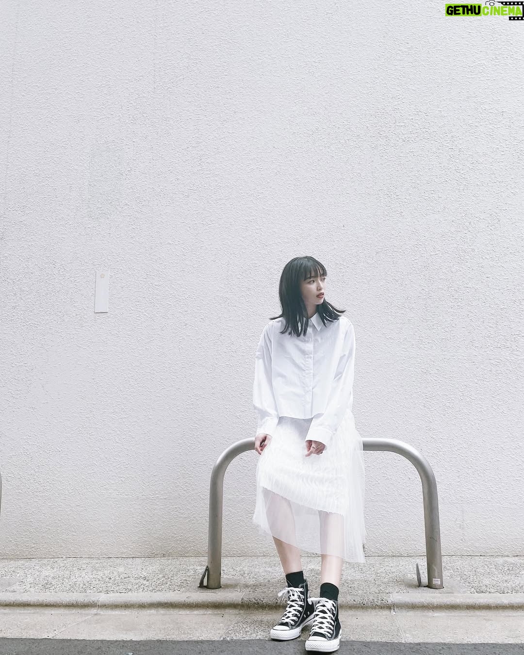 Shiori - 1.5K Likes - ☁️🤍