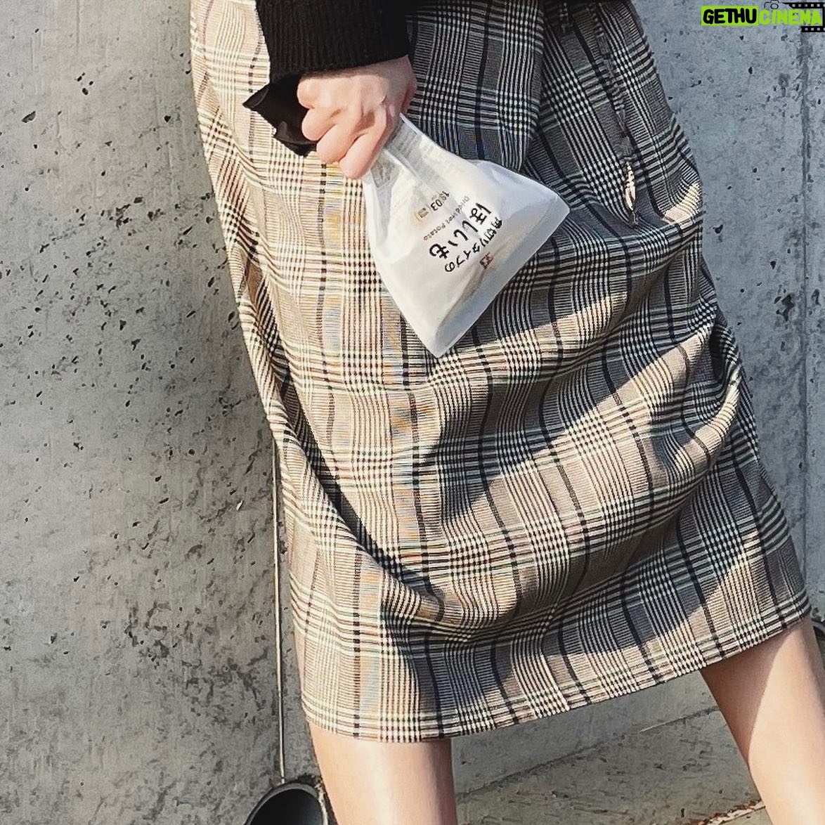 Shiori - 2K Likes - 私服
アウターはもう着たくないけどやっぱまだ寒い。。😇