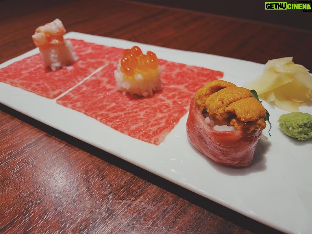 Shiori - 2.7K Likes - 雨が続き過ぎてて元気が出ないので、お肉食べにきました🥩全部美味しかったけど、ねぎたんきんちゃくが美味しかった〜〜！フォルムが可愛い笑
ちょっと久々の外食&焼肉で、元気でました🥺
明日からまた1週間がんばろ〜
#神楽坂焼肉#ねぎたん巾着#とびうし