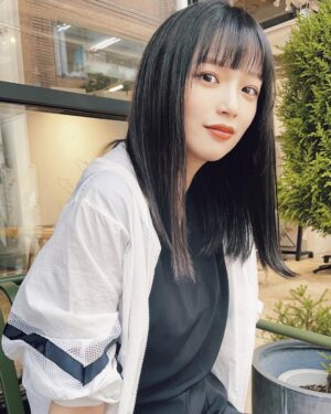 Shiori Instagram - この間、カラーとトリートメントしてきました。
赤みを抑えたカラーにしました💇🏻‍♀️

そしてちょっとだけお知らせです。
9月5日(日)にKANSAI COLLECTION 2021AWに出演します。
是非遊びに来てください✨

#お誕生日おめでとうのコメントたくさんありがとう