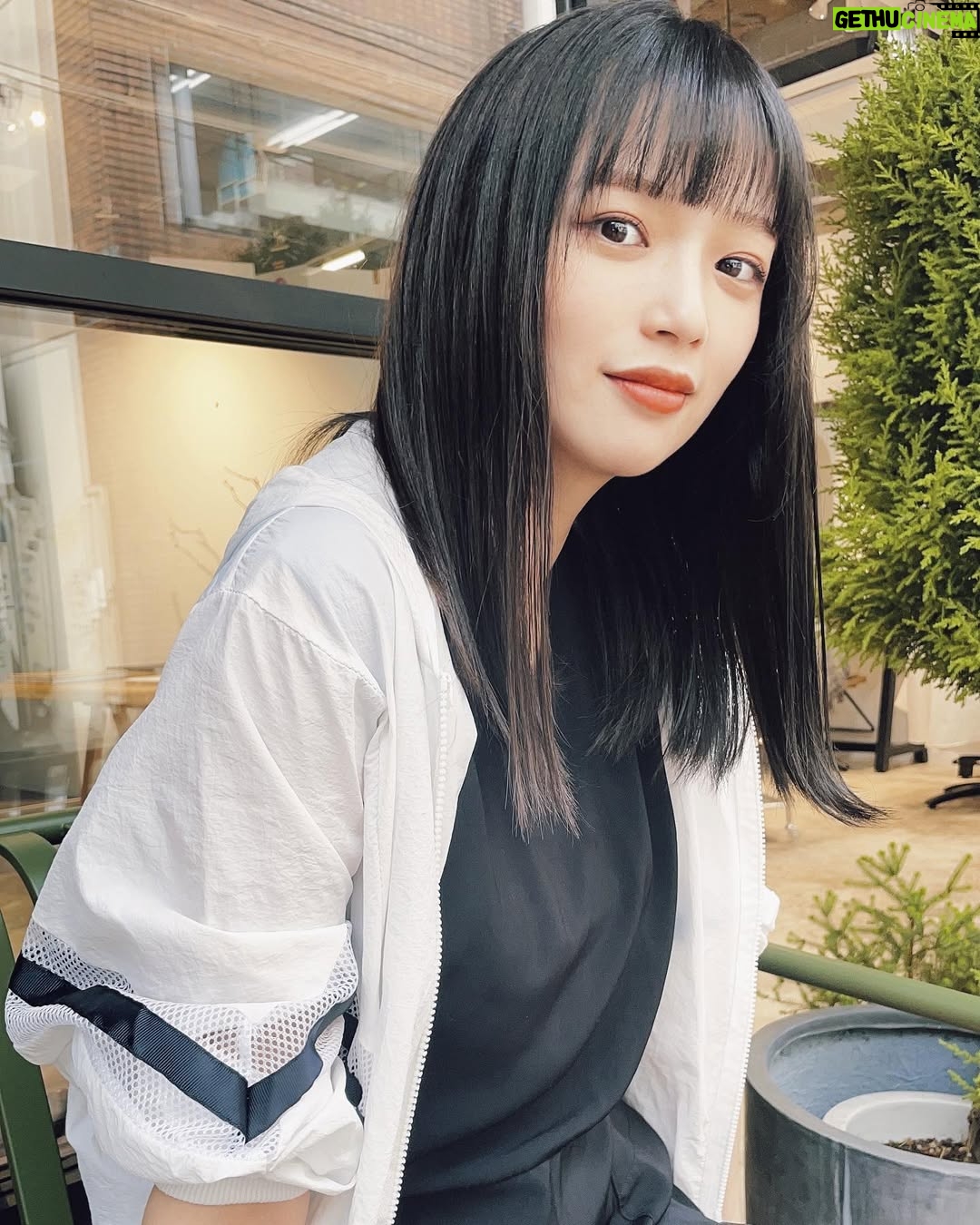 Shiori - 2.1K Likes - この間、カラーとトリートメントしてきました。
赤みを抑えたカラーにしました💇🏻‍♀️

そしてちょっとだけお知らせです。
9月5日(日)にKANSAI COLLECTION 2021AWに出演します。
是非遊びに来てください✨

#お誕生日おめでとうのコメントたくさんありがとう