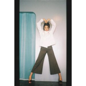 Shiori Instagram - 最近また寒いですね
風邪ひかないようにしてね〜

それと3月7日KANSAI COLLECTION 2021SSに出演します。いらっしゃる方は感染対策しっかりと、気をつけていらしてください！

#オフショット📸