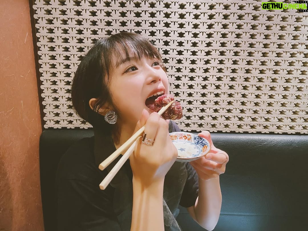 Shiori - 2.7K Likes - 雨が続き過ぎてて元気が出ないので、お肉食べにきました🥩全部美味しかったけど、ねぎたんきんちゃくが美味しかった〜〜！フォルムが可愛い笑
ちょっと久々の外食&焼肉で、元気でました🥺
明日からまた1週間がんばろ〜
#神楽坂焼肉#ねぎたん巾着#とびうし