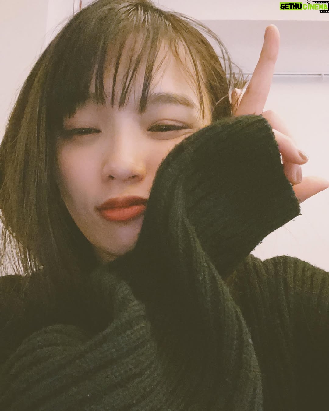 Shiori - 1.9K Likes - 危ない危ない、今日の投稿忘れるところだった