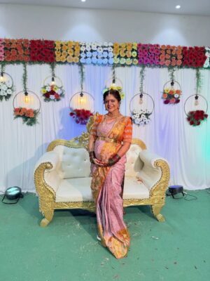 Shiva Jyothi Instagram - Two hearts waiting to welcome ..
one more heartbeat...💕💕
@iam.savithri 🩷🩷 5th Month Sreemantham…

Couple outfits from @sj_trends_and_fashion__new ❤️