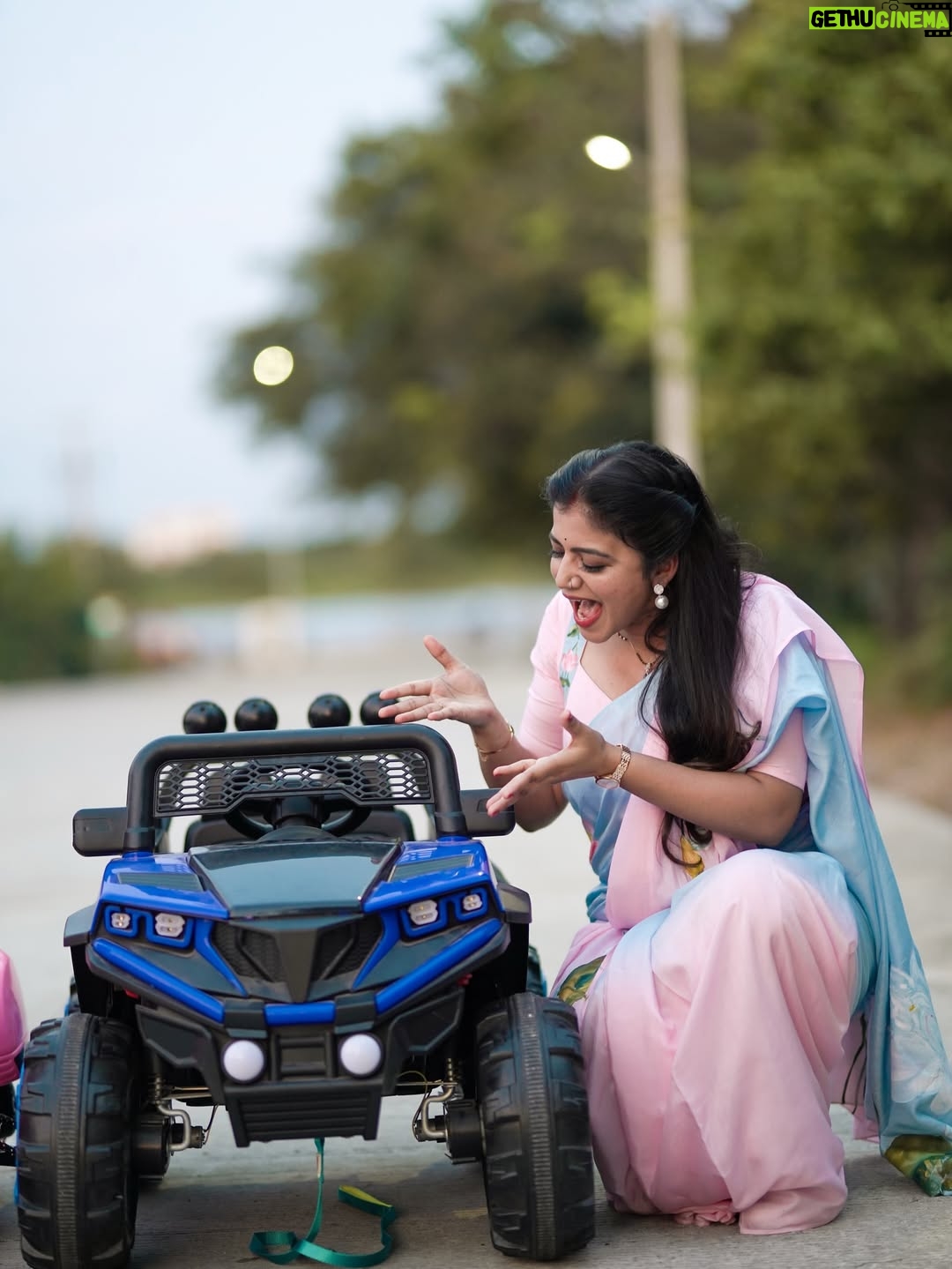 Shiva Jyothi - 537.6K Likes - bless చేసిన ప్రతిఒక్కరికి Thak you 💕💕💕🧿🧿🧿

saree & blouse @pranshi_label 💕

clicks @thehashtag_photography 💕

#ɴᴇᴡᴘᴏsᴛ #blessed #thankyou #momtobesoon🤰🏻❤️ #fathertobesoon❤️❤️ #babyontheway❤️