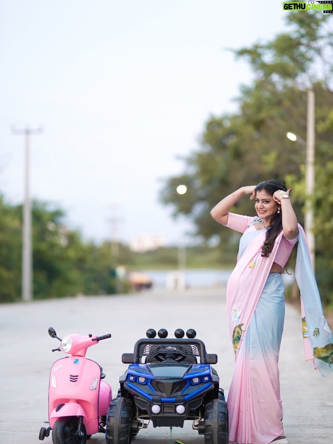 Shiva Jyothi - 537.6K Likes - bless చేసిన ప్రతిఒక్కరికి Thak you 💕💕💕🧿🧿🧿

saree & blouse @pranshi_label 💕

clicks @thehashtag_photography 💕

#ɴᴇᴡᴘᴏsᴛ #blessed #thankyou #momtobesoon🤰🏻❤️ #fathertobesoon❤️❤️ #babyontheway❤️
