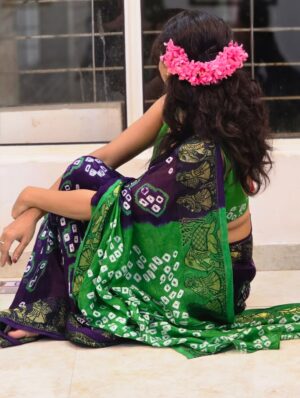 Shivali Parab Instagram - दसरा 2025 ☘️
.
#shivaliparab #kalyanchichulbuli #love #saree #bandhanisaree