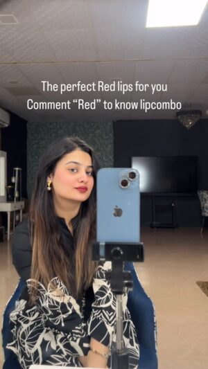 Shivangi Jindal Instagram - The perfect red lips š
( lip combo , recommendation , lipshade , affordable , makeup educator )
#lipcombo #lipstick #productrecommendation #productreview #trendingreels #viral #makeupartist #faridabadmakeupartist #shivangijindal #shivangijindalmakeover