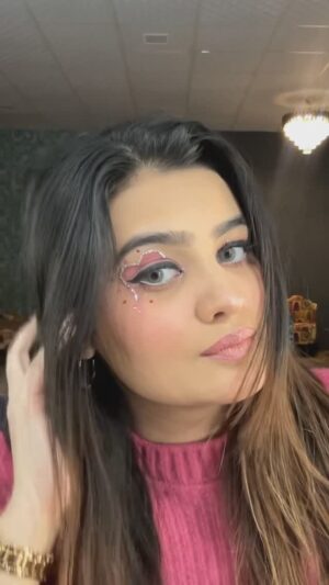Shivangi Jindal Instagram - Happy Valentines my lovelies ā¤ļø
Join our upcoming 1 month basic to advance makeup course to learn the latest makeup techniques and creating the flawless base .
For queries : 96548 00050 , 93548 86468
#valentines #valentinemakeup #productreview #viral #trending #makeupartist #makeupeducator #love
( makeup , valentines, valentinemakeuplook , educator)