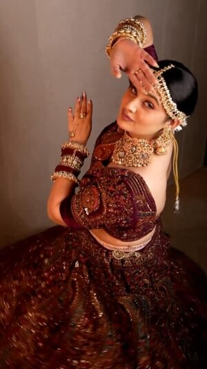 Shivangi Jindal Instagram - The royal bride š«¶š»
Our next offline batch is starting from 5th May, 2025.
Join our upcoming 1 month basic to advance makeup course to learn the latest makeup techniques and creating the flawless base .
For queries : 96548 00050 , 93548 86468
#nofilter #faridabadmakeupartist #faridabadmakeup #transition #transitionreels #viral #trending #makeupartist #makeupeducator #love
( makeup , bridal , indian bridal , royal bridal, subtle makeup , makeup inspo , hairstyle, hair inspiration )
#royalbride #subtlelook #elegant #indianbridalmakeup #faridabadmakeupartist #shivangijindalmakeover #shivangijindal #trendingreels #viral