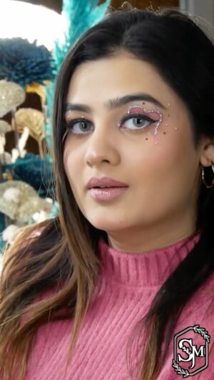 Shivangi Jindal Instagram - The gorgeous heartbeat pallet from @shopaarel
Join our upcoming 1 month basic to advance makeup course to learn the latest makeup techniques and creating the flawless base .
For queries : 96548 00050 , 93548 86468
#valentines #valentinemakeup #productreview #viral #trending #makeupartist #makeupeducator #love
( makeup , valentines, valentinemakeuplook , educator)