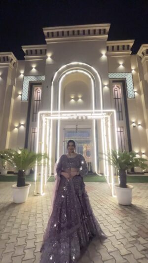 Shivangi Jindal Instagram - Not so clear but my favv one though ā¤ļø
In love with this outfit š
Join our upcoming 1 month basic to advance makeup course to learn the latest makeup techniques and creating the flawless base .
For queries : 96548 00050 , 93548 86468
#nofilter #faridabadmakeupartist #faridabadmakeupartist #viral #trending #makeupartist #makeupeducator #love
( makeup , product recommendation , makeup inspo , educator, outfit inso , lehnga , aethetics )
#faridabadmakeupartist #shivangijindalmakeover #shivangijindal #trendingreels #viral