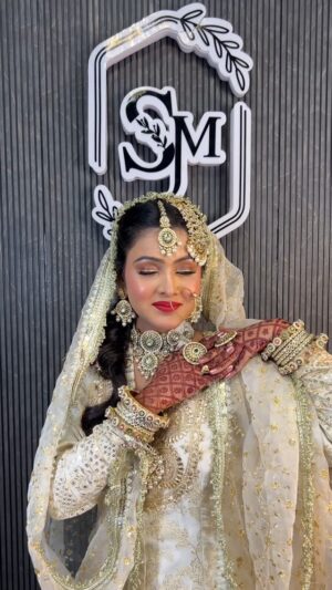 Shivangi Jindal Instagram - Walima bride
MUA @shivangiijindal
( walima look , red lips , nikah , bride , bridal makeup artist )