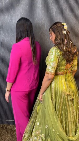 Shivangi Jindal Instagram - My mehndi bride
Haldi/ mehndi bridal inspo
Mua @shivangiijindal
( colorful bride , haldi look , mehndi look , educator , makeup educator, enthusiast , colorful look )