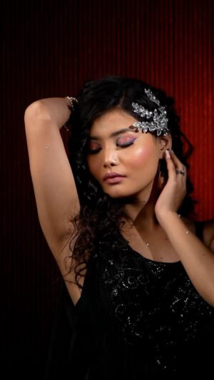Shivangi Jindal Instagram - Bold enough š¤
Join our next 1 month basic to advance course and learn the art of makeup
Contact : 9654800050
#makeuptutorial #transformation #celebritylook #reel #reeloftheday #shivangijindal #shivangijindalmakeover #faridabadmakeupartist #tutorial #subtlelook #trending #viral