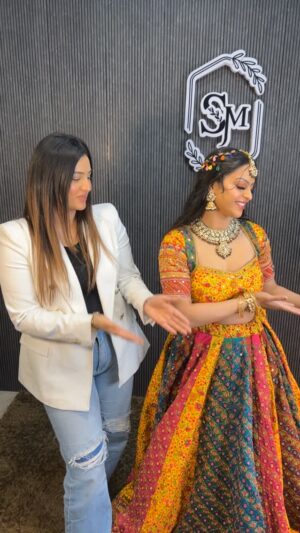 Shivangi Jindal Instagram - My haldi/ mehndi bride
Haldi/ mehndi bridal inspo
Mua @shivangiijindal
( colorful bride , haldi look , mehndi look , educator , makeup educator, enthusiast , colorful look )
