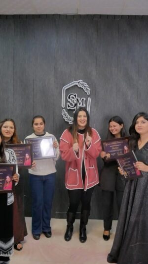 Shivangi Jindal Instagram - Certification Day ā¤ļø
You can join our upcoming basic to advance makeup course and kickstart your journey as a makeup artist.
For queries : 96548 00050 , 93548 86468
( makeup, educator, hack, makeupartist, portfolio day)