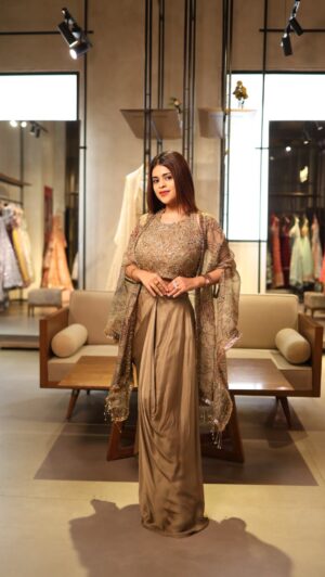 Shivangi Kohli Instagram - Brides-to-be & wedding guests, this one’s for you! ✨
@basanti_kapdeaurkoffee is hosting its BIGGEST Warehouse Sale at Naraina Store from :
15th to 31st March—and trust me, you don’t want to miss it! 🩵
From dreamy lehengas to elegant shararas, get your wedding wardrobe sorted at unbeatable prices!
🏷️ Tag your shopping squad & let’s go! 🛍💃 #BasantiKapdeAndCoffee #WarehouseSale #WeddingSeasonSteals
.
.
.
.
.
.
.
.
.
Shot by @klicks_trails