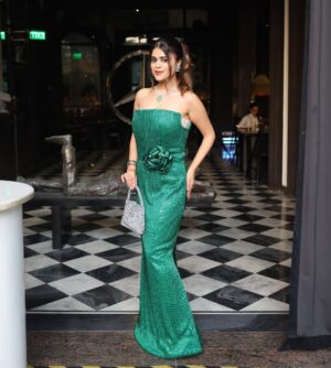 Shivangi Kohli Instagram - A masquerade done right 🎭
Wearing: @labelnishthabansal