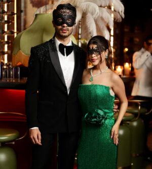 Shivangi Kohli Instagram - A masquerade done right 🎭
Wearing: @labelnishthabansal