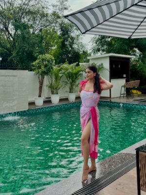 Shivangi Kohli Instagram - A well spent Sunday right at @vmanor_bylerevestays , Stepping into a French daydream ! 🥂⭐️
From elegant suites to sparkling blues , this villa has got everything covered
