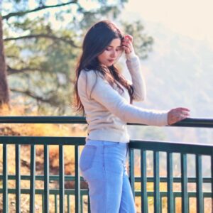 Shivani Bewal Instagram - Manifesting more fun travels in 2025 ✨😌
.
.
.
.
.
.
#instagram #instagrammers #2025 #winter #wintervibes #travel #explorepage #explore #exploremore #trending #nature #love #himachal #roadtrip #hills #instagood #instafeed #instapost #instafollow #selflove #sun #new #picoftheday #photooftheday #life #enjoy