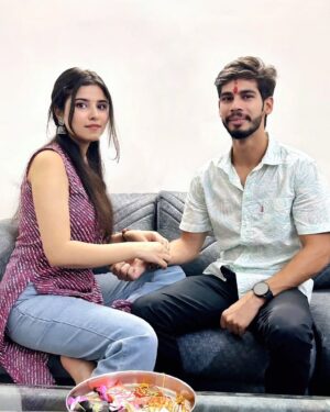 Shivani Bewal Instagram - "Threads of love that never fade".
#rakshabandhan2023
.
.
.
.
#rakshabandhan #rakhi #2023 #rakhispecial #festival #ethnicwear #photooftheday #picoftheday #instafeed #instafollow #explorepage #exploremore #explore #instagood #instadaily #instalove #indianfestival #viralpost #new #newpost #happy #family