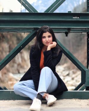 Shivani Bewal Instagram - “A symphony of peaks and valleys.”🏔️✨
.
.
.
.
.
.
.
#himachal #ootd #beauty #beautifuldestinations #travel #travelphotography #beautiful #incredibleindia #heavenonearth #instalike #instalove #view #instafeed #instafollow #instafeed #exploremore #explore #explorepage #new #newpost #picoftheday #photooftheday #mountains #mothernature #whatiwore #wanderlust #travelgram