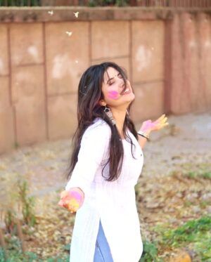 Shivani Bewal Instagram - Happy holi everyone 💙💚💛🧡❤️
.
.
.
.
.
.
.
#holi #holifestival #holiday #new #rang #instafeed #instafollow #instalove #instalike #foryou #foryoupage #explorepage #explore #viral #laugh #picoftheday #photooftheday #instamood #holifestival #photoholic #instagramers #behappy #simple #colour #indianfestival