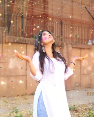Shivani Bewal Instagram - Happy holi everyone 💙💚💛🧡❤️
.
.
.
.
.
.
.
#holi #holifestival #holiday #new #rang #instafeed #instafollow #instalove #instalike #foryou #foryoupage #explorepage #explore #viral #laugh #picoftheday #photooftheday #instamood #holifestival #photoholic #instagramers #behappy #simple #colour #indianfestival
