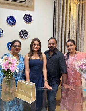Shivani Divkar Instagram - Birthday dump part 2 💕 From midnight surprises to cozy celebrations with my closest friends and family, this is exactly how I wanted my day to be 🥰🎂
.
#birthdaydump #september #love #birthdaygirl