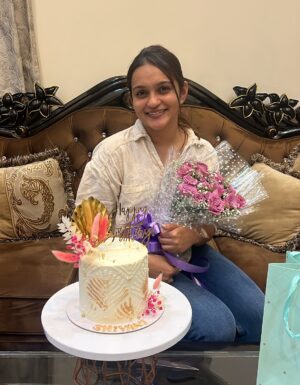 Shivani Divkar Instagram - Birthday dump part 2 💕 From midnight surprises to cozy celebrations with my closest friends and family, this is exactly how I wanted my day to be 🥰🎂
.
#birthdaydump #september #love #birthdaygirl