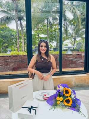 Shivani Divkar Instagram - Too many memories for one post, so here’s birthday dump part 1 ✨🍰💕
.
#birthdaycelebrations #mine #love #complete