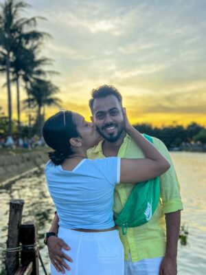 Shivani Divkar Instagram - Still can’t believe how it all began. 💫❤️
.
#love #ourlovestory #lovestory #couplegoals💑 #dating #lovers #girlfriend #boyfriend #husband #wife #husbandwife #married