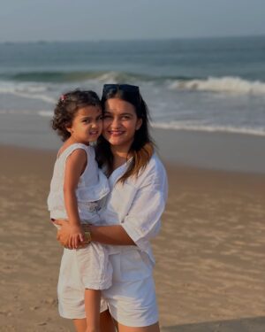 Shivani Divkar Instagram - Happy Mother’s Day, Aaie🥹😍
I love you 5🖐️♥️
Mmmuuaahhhh😘
#awwmaira #babiesbeingbabies #babiesofinstagram #babieswithstyle #toddlersofinstagram #toddler #motherdaygift #motherdaughterbond #motherdaughterlove #motheranddaughter #love