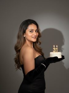 Actress Shivani Divkar HD Photos and Wallpapers September 2025
