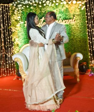Shivani Divkar Instagram - Happy birthday my cutie ❤️ 
It’s been 4 years without your hugs, your laugh, your silly jokes… and yet you’re with me in everything I do. No one can ever fill your place, daddy. You’ll always be my hero, my heart, my home. ILOVEYOU🔒❤️‍🩹
#daddydaugther #fatherslove #septemberbabies