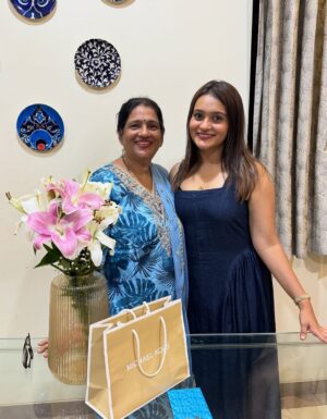Shivani Divkar Instagram - Birthday dump part 2 💕 From midnight surprises to cozy celebrations with my closest friends and family, this is exactly how I wanted my day to be 🥰🎂
.
#birthdaydump #september #love #birthdaygirl