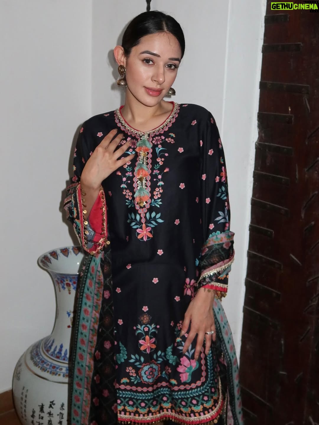 Shivani Pancholi - 3 Likes - Spent a lovely evening with @mulmul ✨🖤🪔