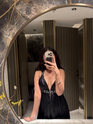 Shivani Pancholi Instagram - City lights, Nobu nights 🥂✨🖤🏙️
