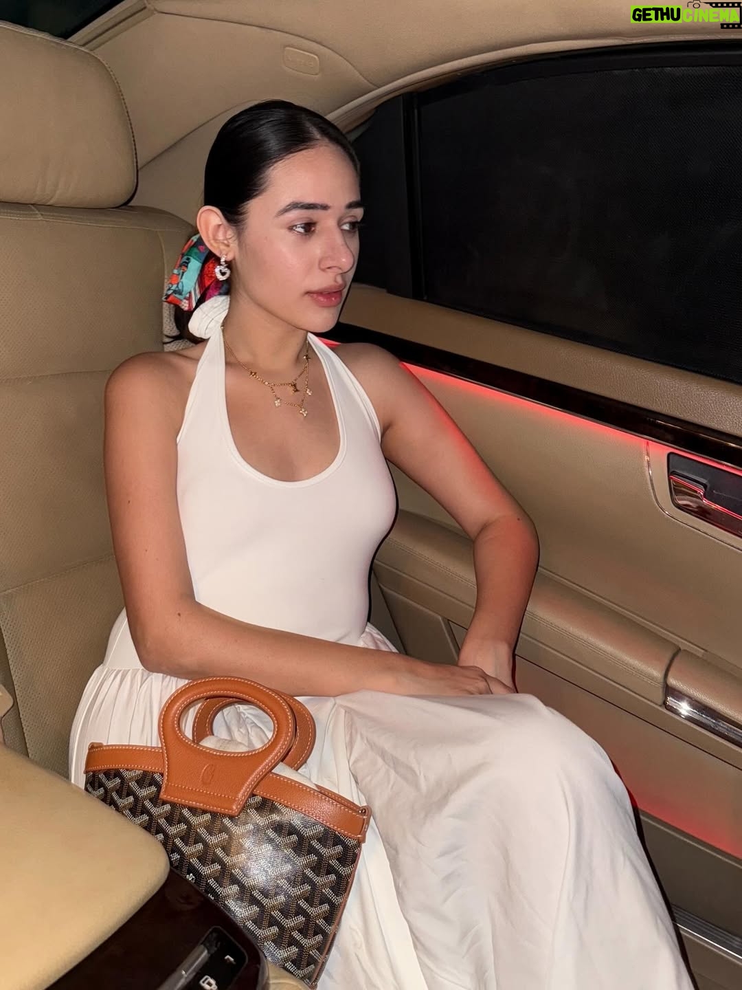 Shivani Pancholi - 3 Likes - 🧡🤎
