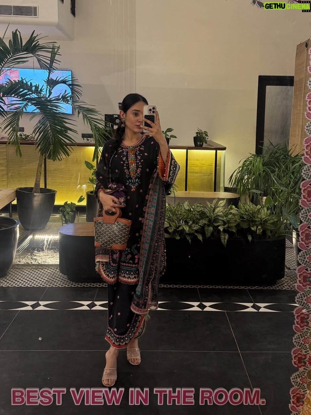 Shivani Pancholi - 3 Likes - Spent a lovely evening with @mulmul ✨🖤🪔