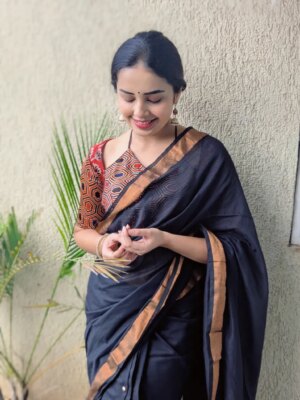 Shivani Rangole Instagram - Serene ! 🙂
.
Wearing beautiful @labelposhaaq09 saree with ab equally beautiful blouse by @blueshells.official #shivanirangole