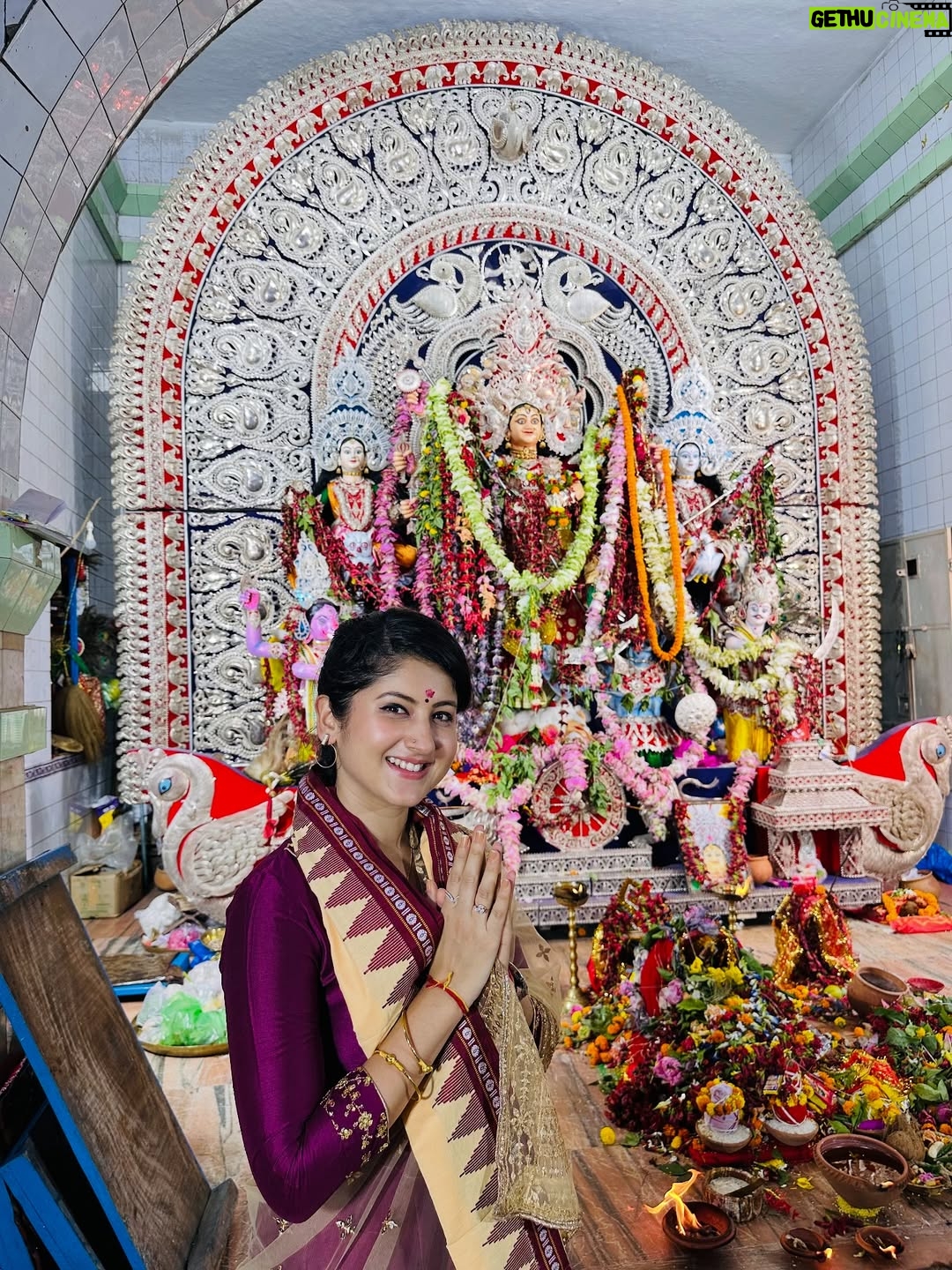 Shivani Sangita - 240.8K Likes - ମାଆ ❤️🙏🏻

Cuttack Durga Puja scenes this year💫🙏🏻