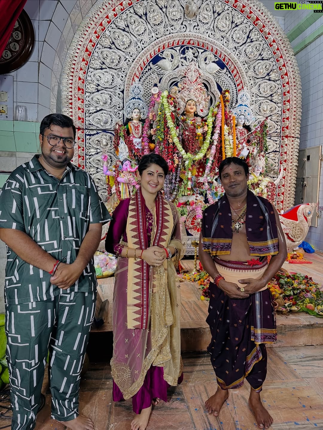 Shivani Sangita - 240.8K Likes - ମାଆ ❤️🙏🏻

Cuttack Durga Puja scenes this year💫🙏🏻
