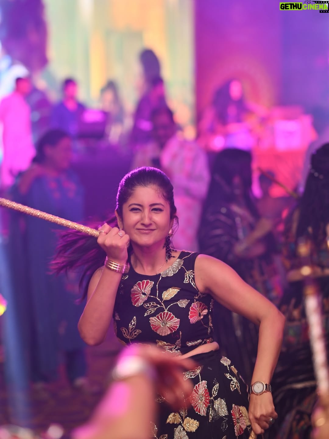 Shivani Sangita - 164.7K Likes - It’s the Festival Time ✨
Durga Puja ra Apana Samastanku Anek Anek Subechha 🥰😇🙏🏻 

@raasnavrang thank you enjoyed to the fullest✨
@keshab_raaz thank you for the clicks 🌈

#navratri #dandiya #durgamaa #candid #thatsme