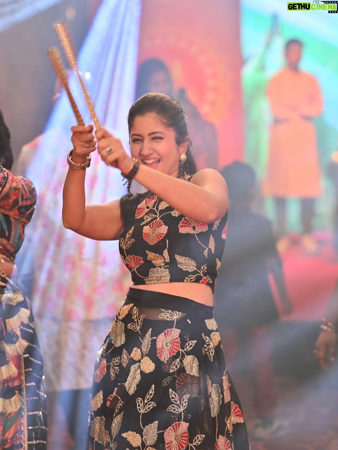 Shivani Sangita - 164.7K Likes - It’s the Festival Time ✨
Durga Puja ra Apana Samastanku Anek Anek Subechha 🥰😇🙏🏻 

@raasnavrang thank you enjoyed to the fullest✨
@keshab_raaz thank you for the clicks 🌈

#navratri #dandiya #durgamaa #candid #thatsme