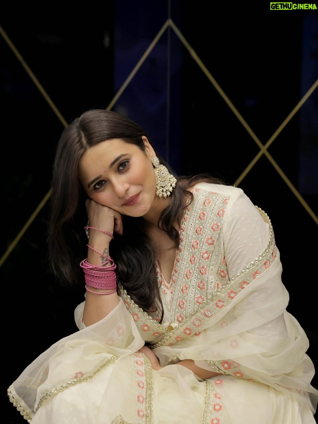 Shivani Surve - 58K Likes - Like a whisper of peace in a chaotic world 🌸